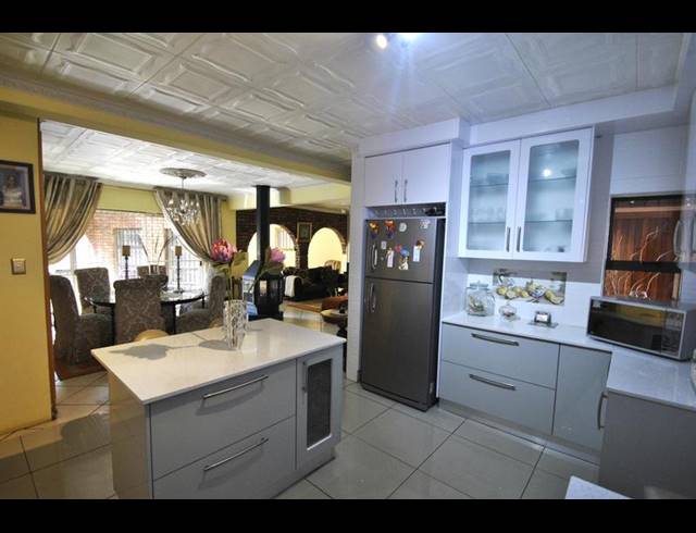 4 BEDROOM HOUSE FOR SALE IN DAWN PARK